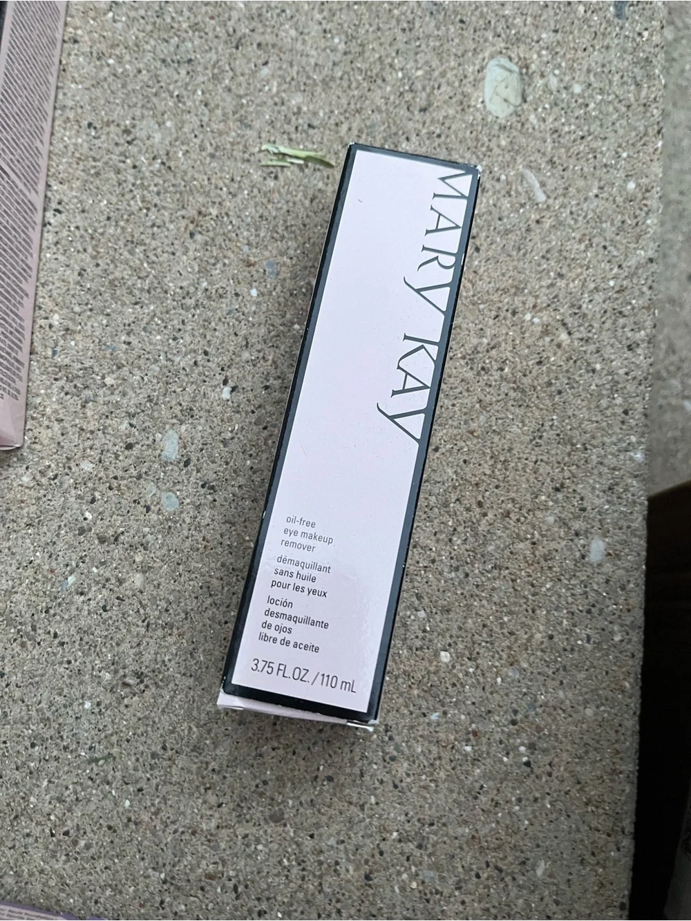 Mary Kay Oil-Free Eye Makeup Remover - Pale Pink Box